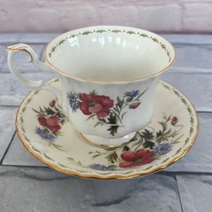 Royal Albert bone China England flower of the month series POPPY TEACUP SET